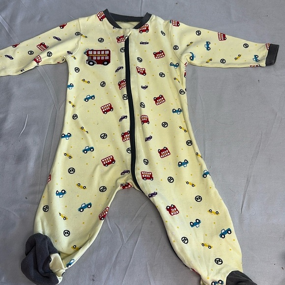 Tuffy -Yellow Baby Onesie with Red double decker Bus Print and embroidered patch - Picture 3 of 3